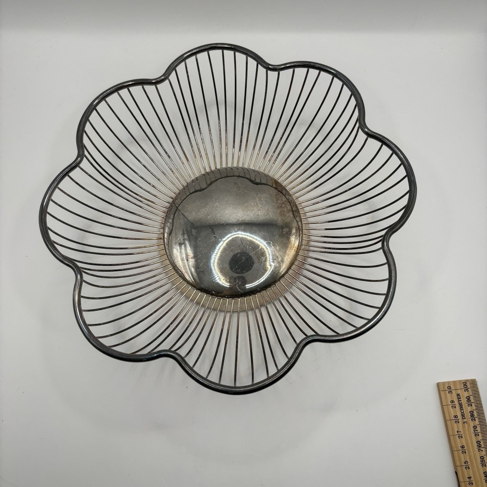 Silver Plated Wire Basket With Scalloped Edge Italy 10 Inch